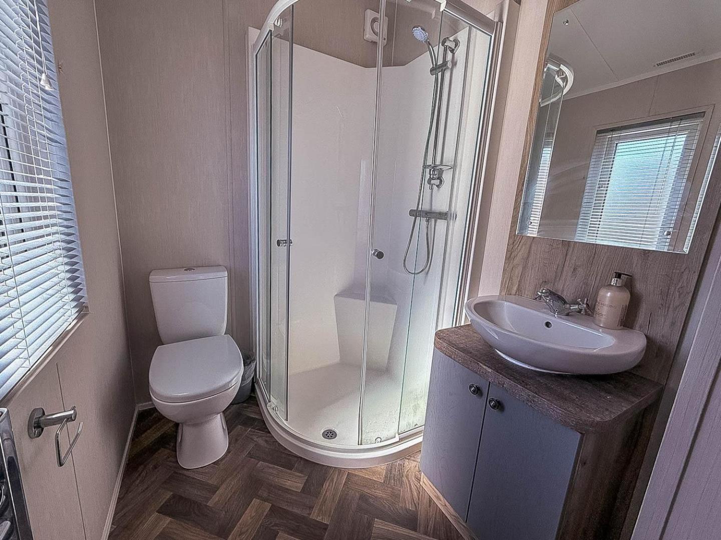 Stunning 6 Berth Lodge With Full Sea Views In Suffolk Ref 68007Cr Lowestoft Exteriér fotografie